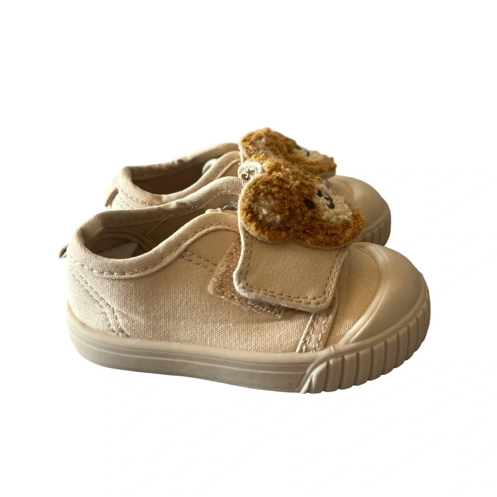 Bear Canvas Shows Baby Boy/Girl Unisex Size 4